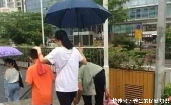 素质的养成不是一天半天的事，看这几位妈妈，真是教子有方！