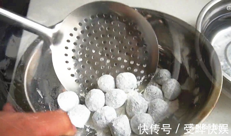 盆子|花生里放勺黑芝麻，酒店一碗38，在家做只花6元，香甜软糯好吃