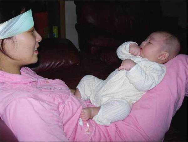 流产|55岁婆婆怀孕,儿子女儿都劝她流产,孩子生下来儿媳却乐了