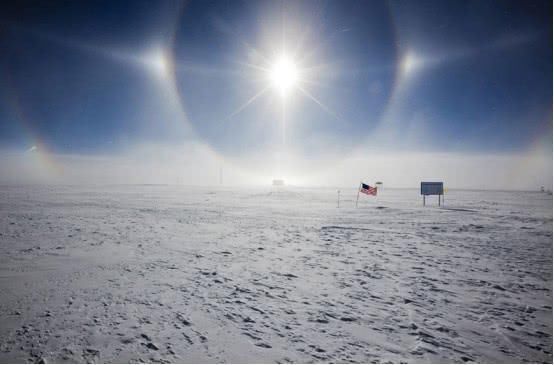 人类 难怪没人提臭氧层空洞了,曾让人类紧张不已,如今变成这样了