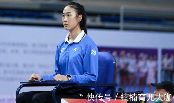球迷们|风采依旧!前国羽“一姐”重回球场,25岁当打之年无奈退役太遗憾