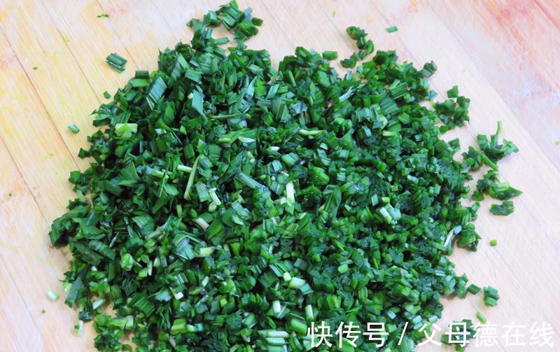 韭菜别只用来包饺子,试试用它做早餐,5分钟一盘,又简单又好吃