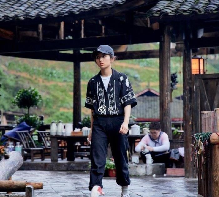 难怪选张子枫当常驻，《向往5》导演的要求，基本没女艺人能做到