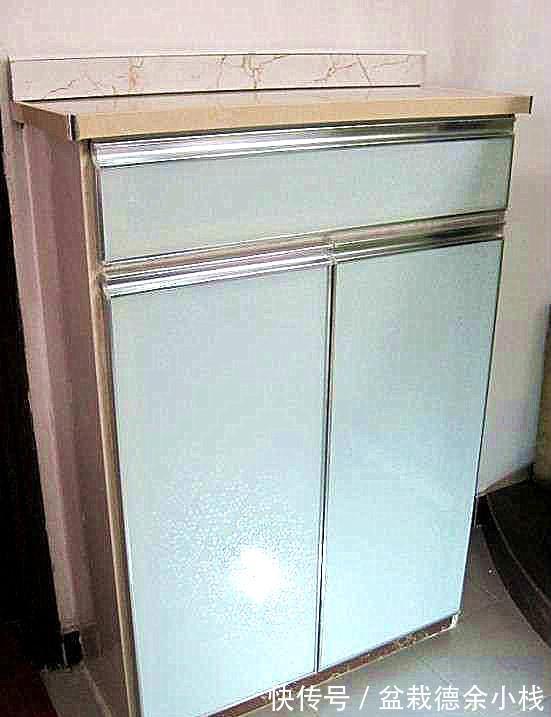 瓷砖|亲戚给我炫耀他家的瓷砖鞋柜，看完自己回家动手也照做了一个