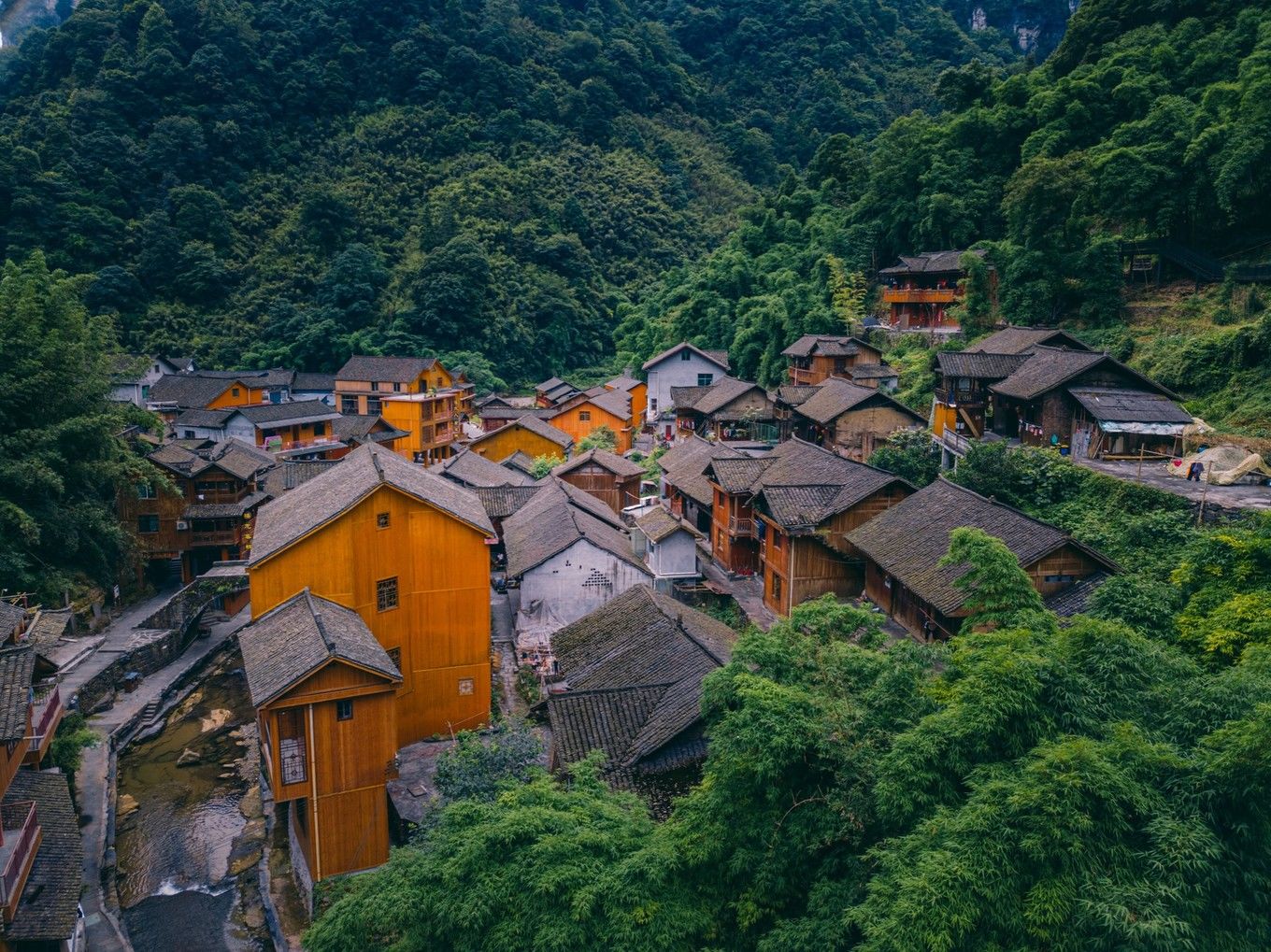 矮寨大桥|自驾《神奇女侠》取景地：矮寨奇观旅游区｜奇遇峡谷高桥、苗寨、飞瀑