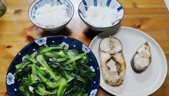 牛肉|夫妻俩的6桌家常晚餐,每桌不足30元,简单美味,在家吃饭就是香