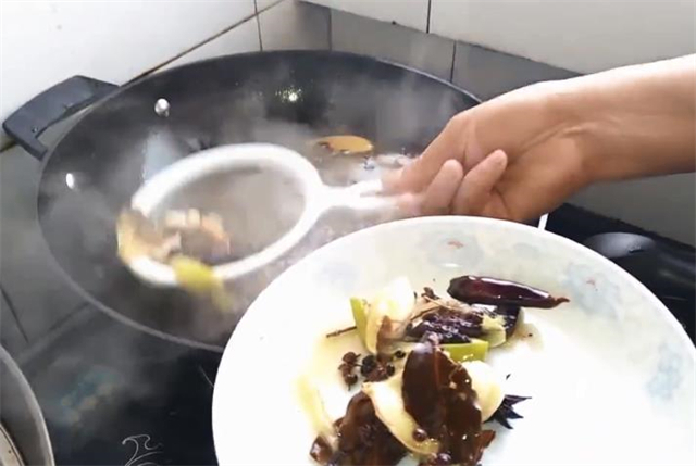 油泼辣子|想吃麻辣烫菜不用出去买,手把手教你做出来,不用任何火锅底料