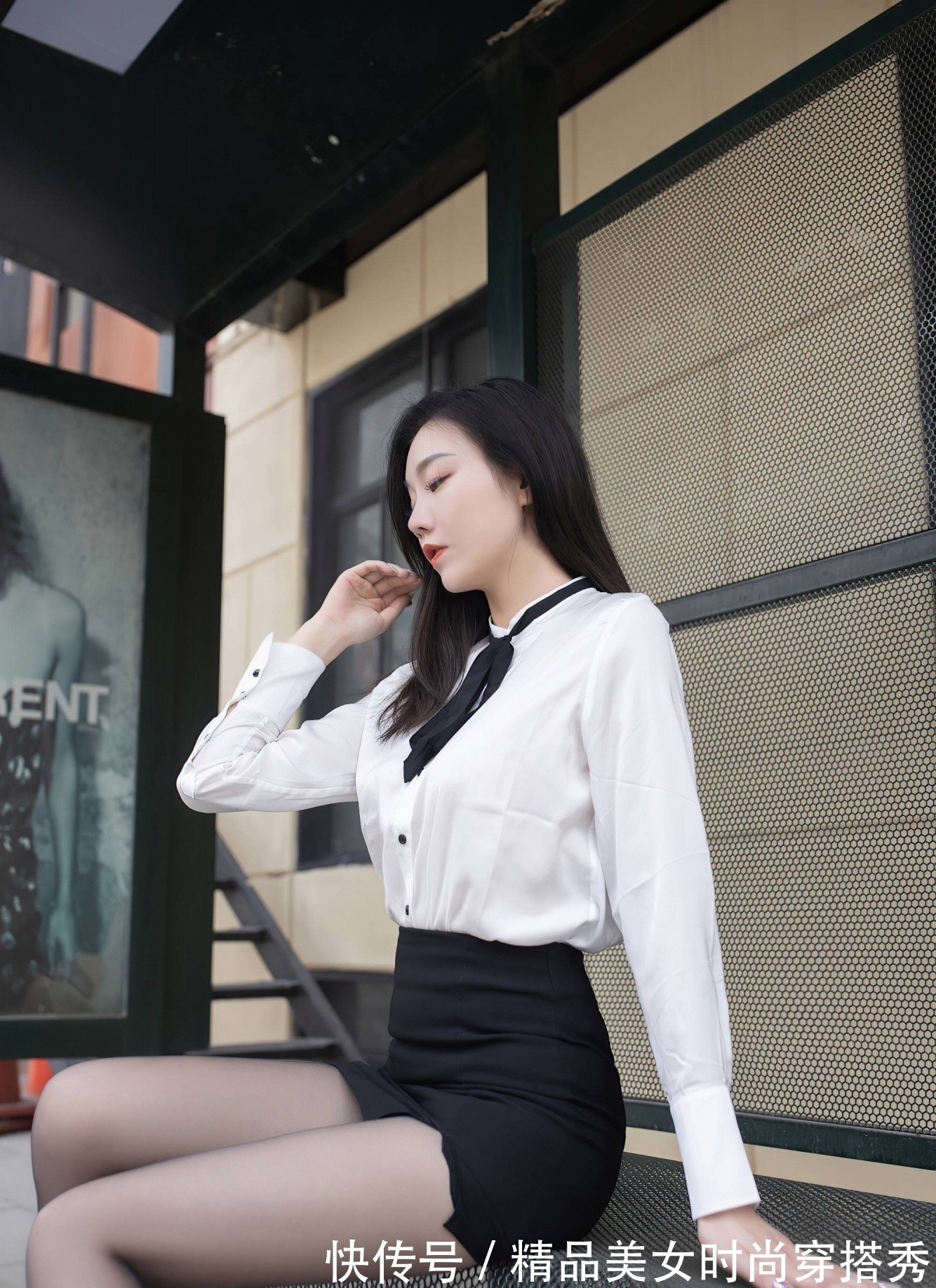 穿搭 白色的衬衫下搭黑色的包臀裙,黑与白的搭配总是那么的经典有型