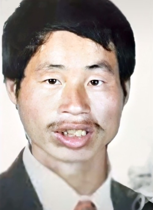 美女与野兽|儿子无意翻出爸妈的结婚照,两人颜值差距大,儿子吐槽爸妈是真爱