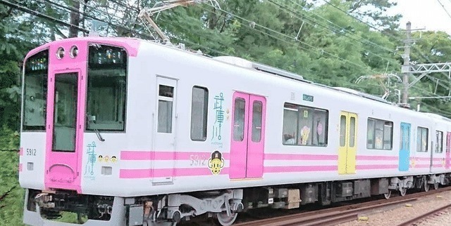 男神女神|移动的动漫广告,日本电车带你秒入二次元,漫迷的天堂