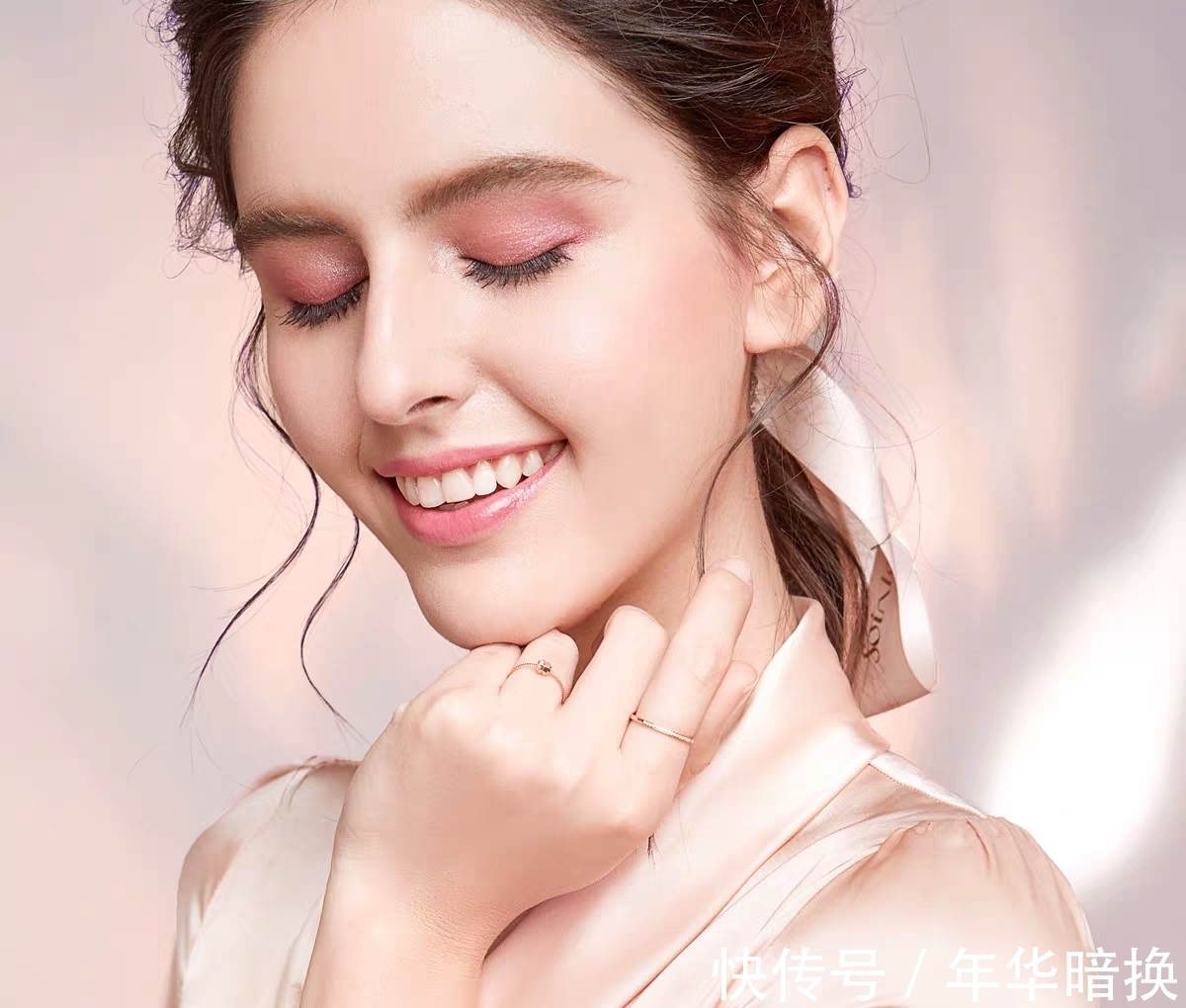 首饰 蒂芙尼、施华洛世奇、周大福等珠宝,哪些款式适合年轻女孩佩戴