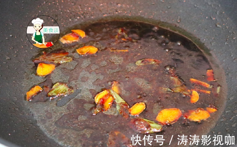 清蒸鲈鱼时,放盐和料酒都不对,牢记蒸鱼三技巧,鱼鲜嫩不腥不柴