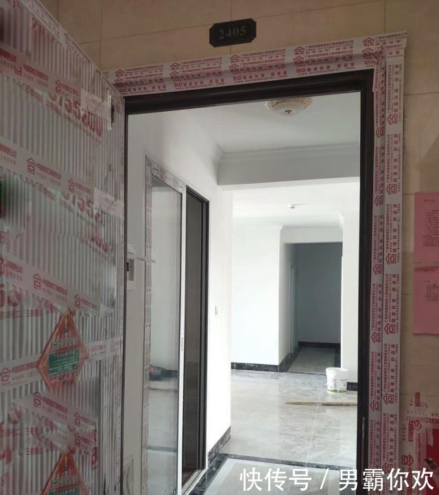 安装|老公不顾反对坚持不做吊顶，电视墙不做一点造型，完工后也很漂亮！