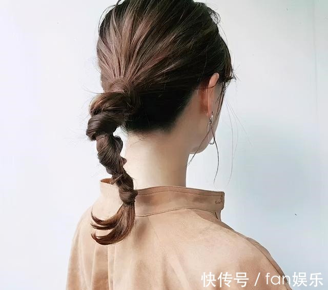 泡泡辫 日常的时尚发型,高丸子头温柔甜美很有少女感,这款值得尝试!