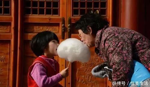 假带|有种无奈叫老一辈人“假带孩子”，自己赚足了面子，却坑了宝宝