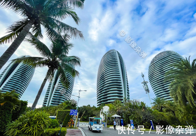 房价|三亚地标凤凰岛,房价曾是“天文”数字,无敌海景房一晚多少钱?