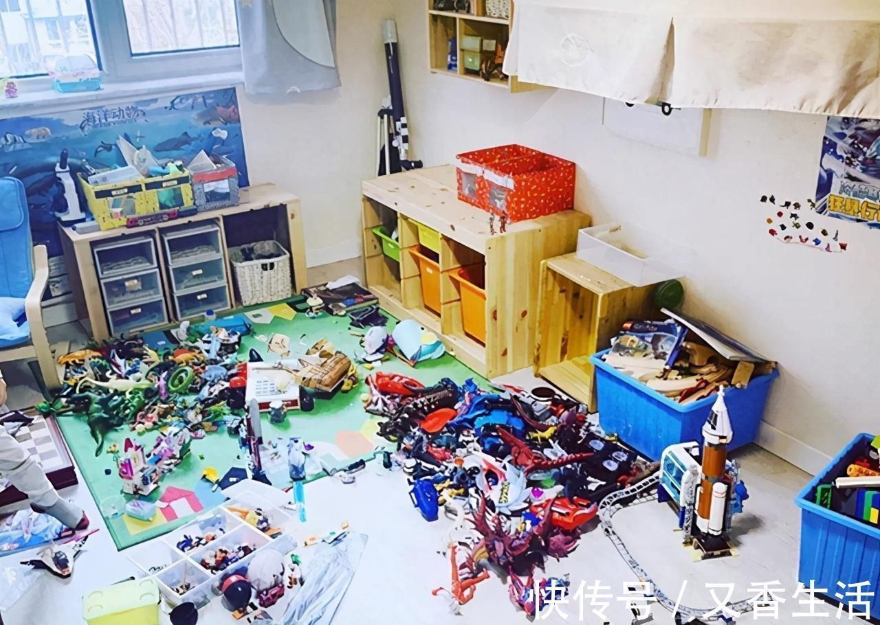 房间|孩子的房间里,这3个地方越乱,说明他越聪明,家长别随便收拾