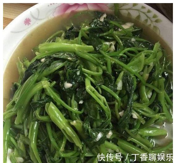 西兰花|在家给婆婆过生日,我特意下厨做一桌菜讨喜,饭后老公还说我小气