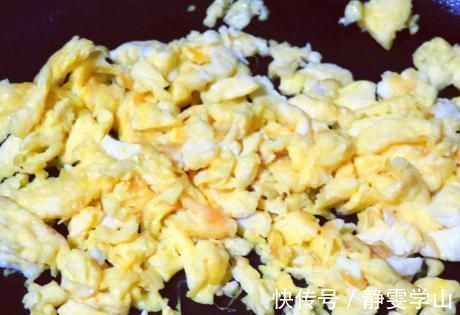 西葫芦|这菜1块5一斤,秋天要多吃,鲜嫩营养还润秋燥,入馅烙饼吃特香