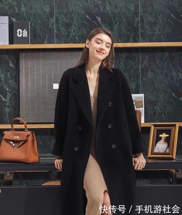 针织衫 中年女人的“早秋穿搭”来啦!这3条裙子就可以让你美一整个秋天!