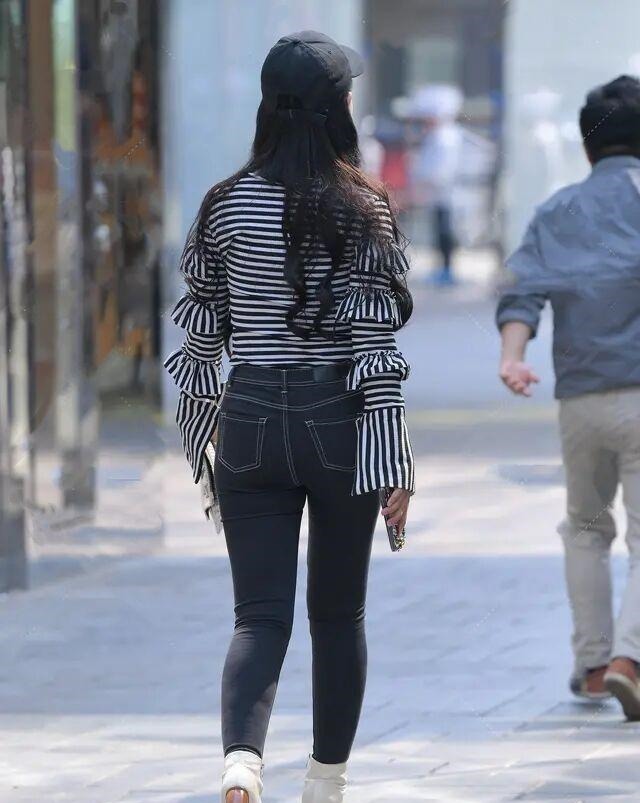 打底裤 紧身的打底裤只有自信的小姐姐才敢穿,让你美成焦点,魅力过人!