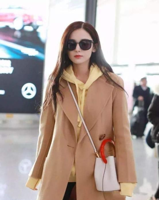 牛仔外套|我想穿帽衫, 还不想像假小子! 这种7种穿法不仅优雅, 还能显气场