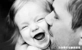 名字|宝爸姓白,给女儿取名字,上学老师点名后,全班哄堂大笑