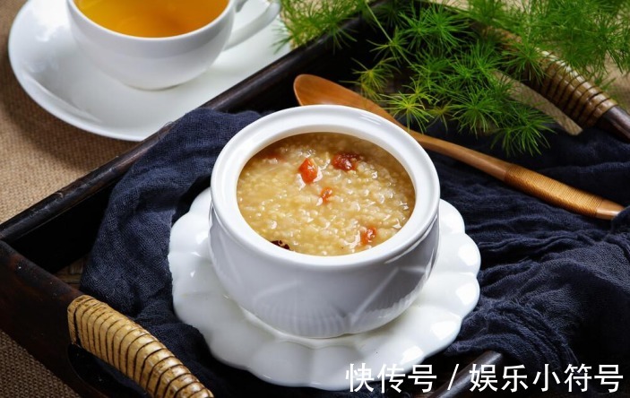 凉拌菜品|还相信“保温杯里泡枸杞”？3种吃法更具营养价值，你却不知道