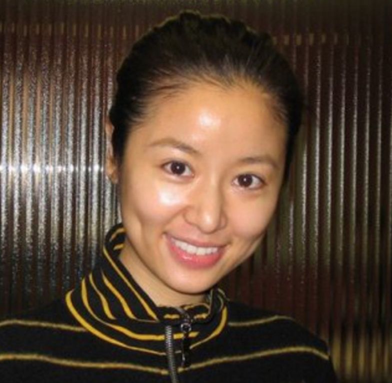 女星们素颜近照曝光,妆前妆后差距大,卸妆后的她们简直就是路人