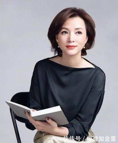 董卿为什么不主持春晚了原来是做妈妈了