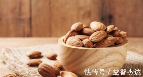 长寿果|花生是长寿果,坚持吃4种疾病看见你都害怕,但3类人却无福消受!