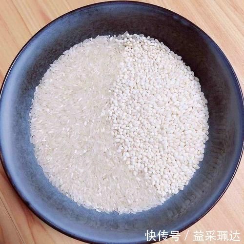 妈妈坚持晚餐吃这个蔬菜，50岁了小肚平坦坦，原来它真能刮油