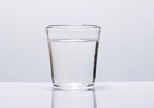 亚硝酸盐|白开水放凉后,究竟能不能饮用?医生揭晓答案,现在知道还不晚