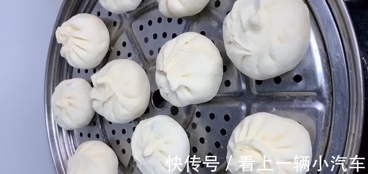 厨师教你做豆角猪肉馅包子，过程详细通俗易懂，松软香甜皮薄馅大