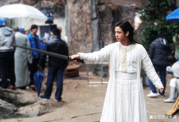 虚竹的灵鹫宫灭亡了他们换了个名字在传承,后来却被金庸删除了