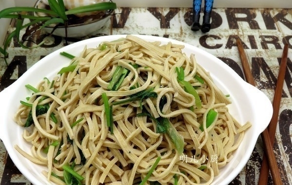 头发|它是“天然叶酸”，女人一周吃2次，皮肤好头发顺，年轻好几岁！