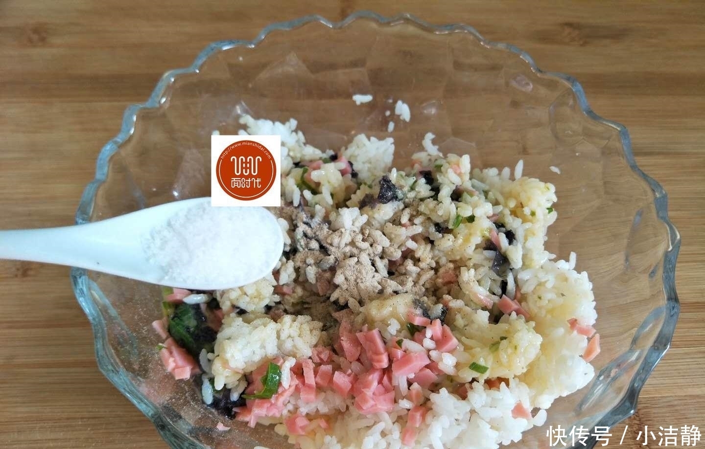 这款快手早餐饼,又香又酥,全家人你一个我一个,吃的真过瘾!