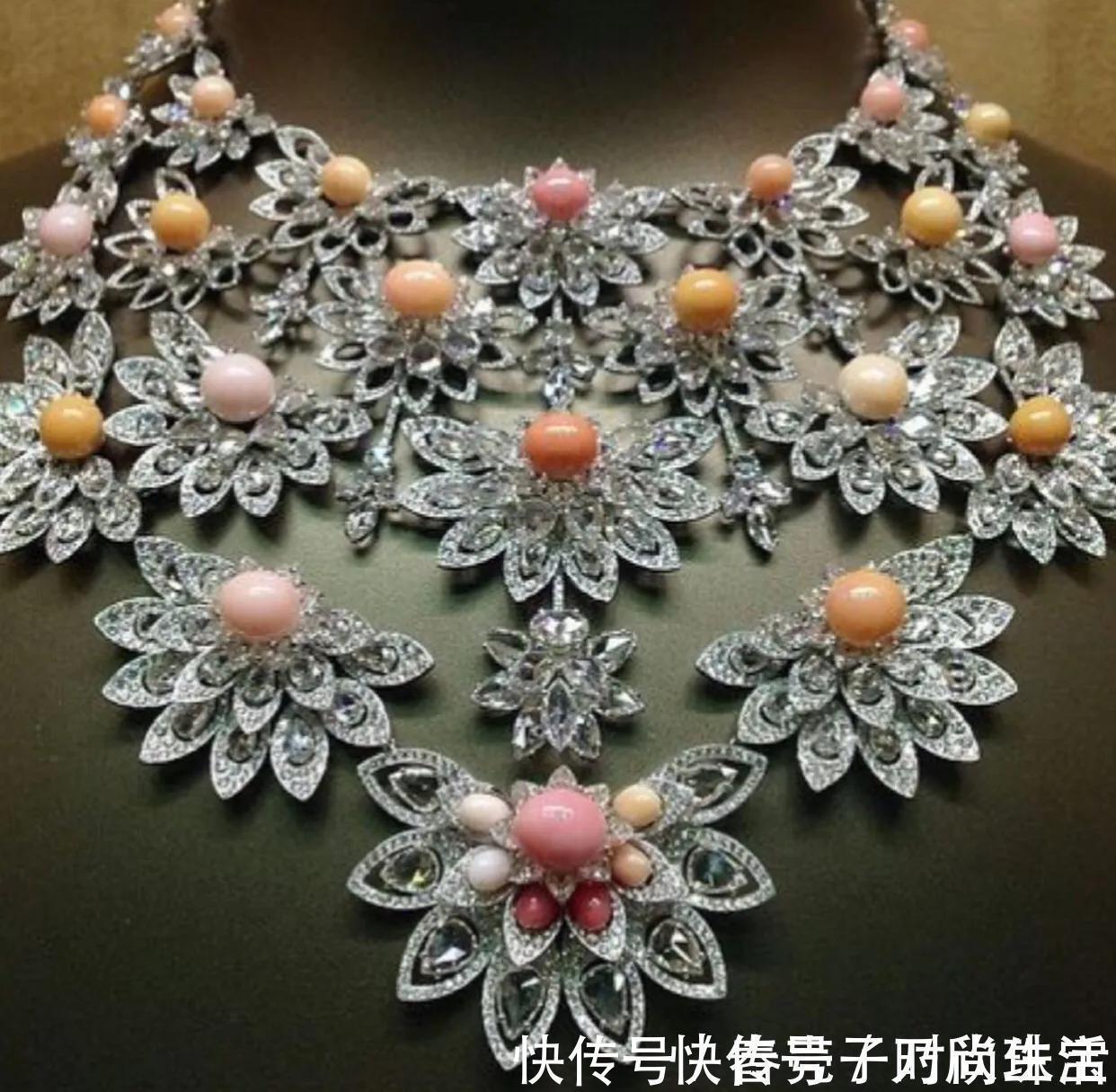 女人&她是海洋中最瑰丽的珠宝,她点亮了女人雅致与高贵的光芒