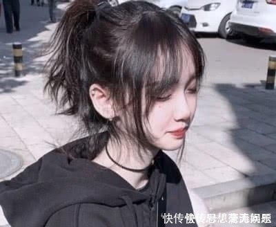 头发|女孩脸上有这“3标志”,别再“披头散发”了,头发扎起来秒变校花