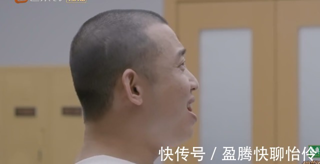 陳小春又犯迷糊,讀錯號碼幫趙文卓拉票,胡海泉再次捂嘴偷笑