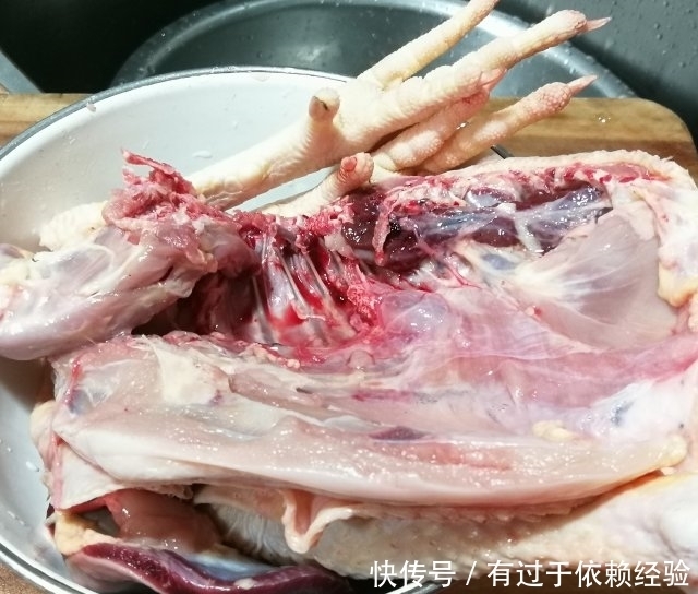 鲜香炖土鸡,满屋子香气,记忆中柴火鸡的味道