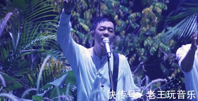 赵文卓|《哥哥》中的人气三梯队:陈小春领衔国民度组,张淇领跑逆袭组