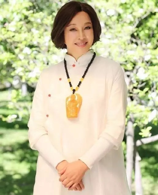 翡翠|好玩意都被演艺圈包圆了!盘点10大明星收藏家!