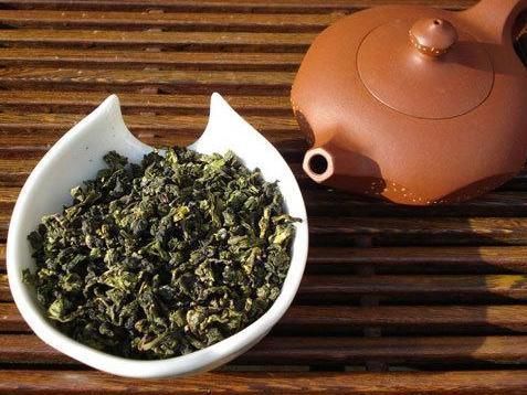 养花|1种渣子可别扔,拿来当肥不伤根,挖个小洞,埋盆里,疯开撑破盆