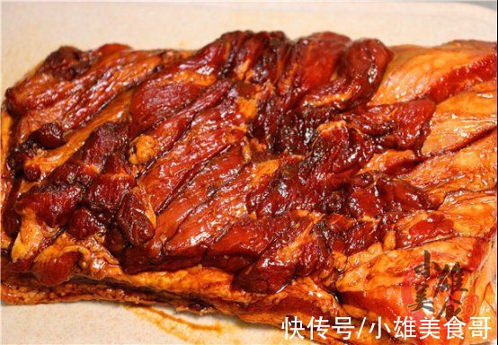 铁锅|五花肉别红烧了,用绳子捆一捆,上桌就是一道大硬菜,太香了