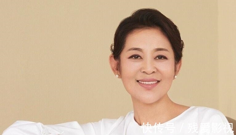 天津交通廣播直播失控,再看央視事故瞬間,董卿、倪萍不愧是一姐