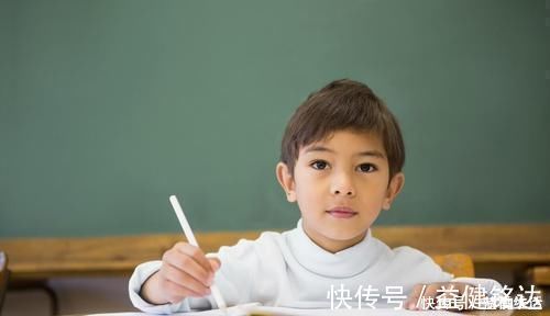 学霸|从小有这3种“特征”的孩子，长大很可能是“学霸”，父母要留意