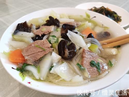 烩菜|晒一家3口的晚餐,荤素搭配营养好,网友:这是家的味道