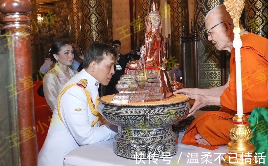 诗妮娜!泰王允许贵妃对僧王行礼,和王后跪地看她出风头,有点宠过头了!