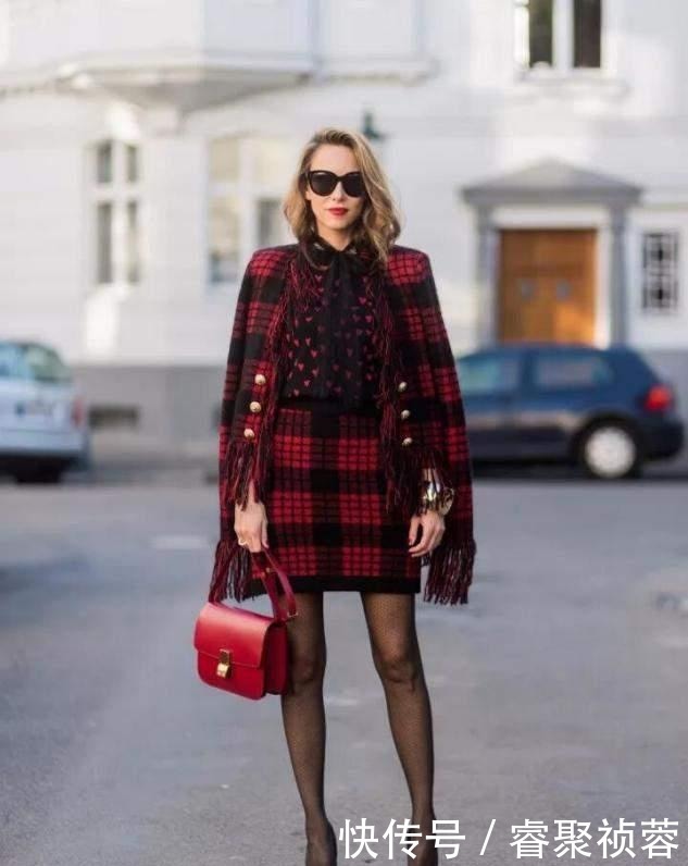 千鸟格|今年秋冬,一定要有一件“毛呢裙”,搭羽绒服时髦不说,特显气质